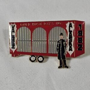 Vintage 1982 Valdez Alaska Gold Rush Days Panning Mining Travel Hat Lapel Pin